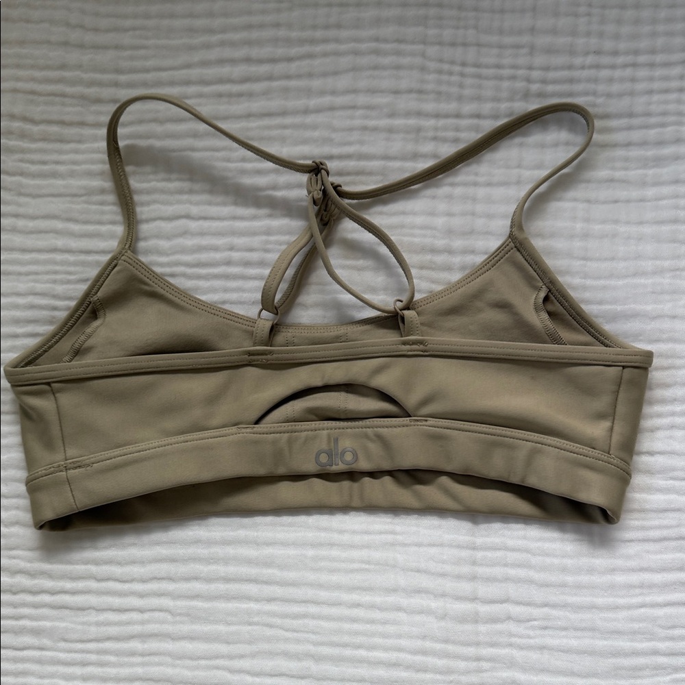 ALO Yoga Strappy Back Sports Bra in Light Olive